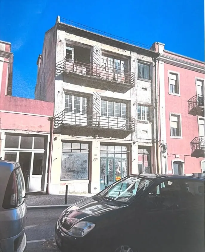 Fachada do prédio antes da reabilitação